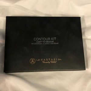 Anastasia Beverly Hills contour kit (powder)